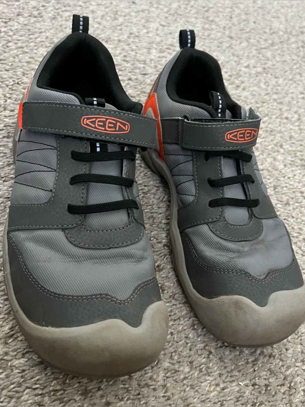 Keen Kids Gray and Orange Hook-and-Loop Sneakers Size 5